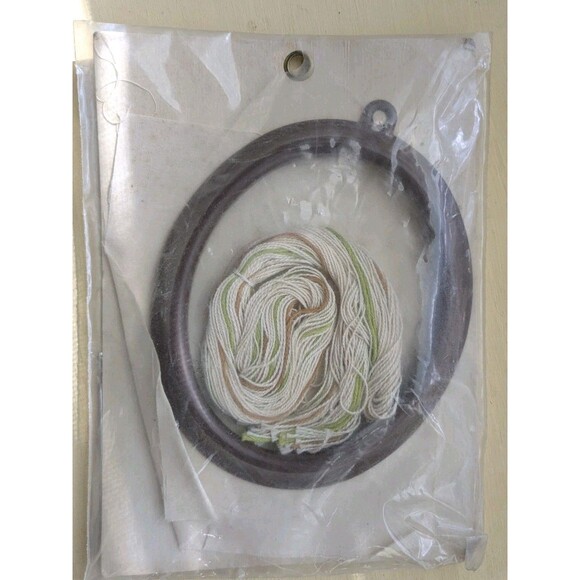 Vogart Candlewicking Kit Daisy Basket Needlework Sealed Frame 5 X 6 Vintage - Picture 2 of 3